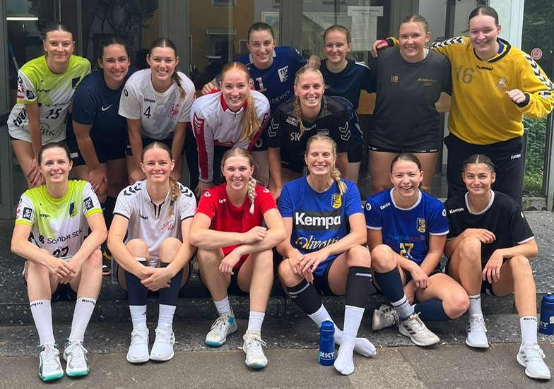 Frauen i im sommer 2025